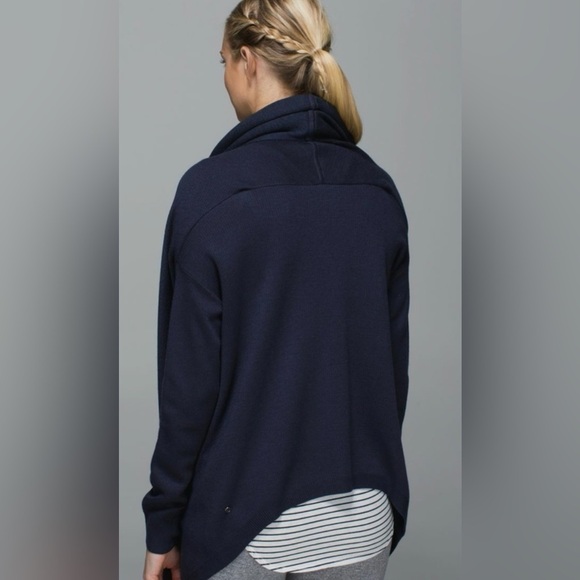 Lululemon Cabin Yogi Wrap Navy Sweater - Picture 4 of 9